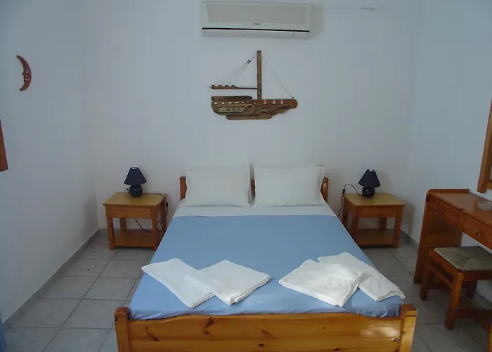 Agnanti Aparthotel Adamantas (Milos)