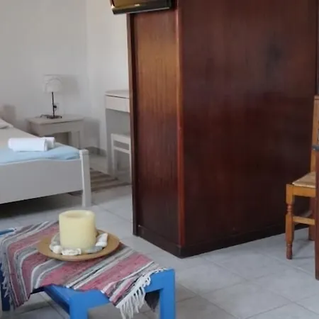 Agnanti Aparthotel Adamantas (Milos)